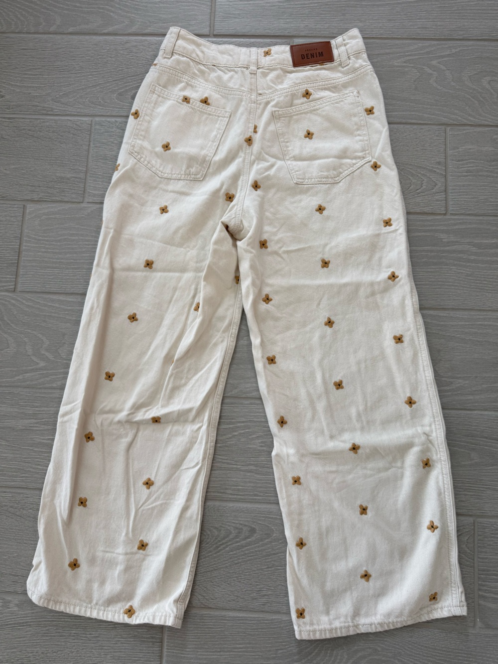 SEZANE X LUCIA VERGARA Ecru with Ampola Embroidery Jeans Size 38 VGUC - Picture 5 of 7